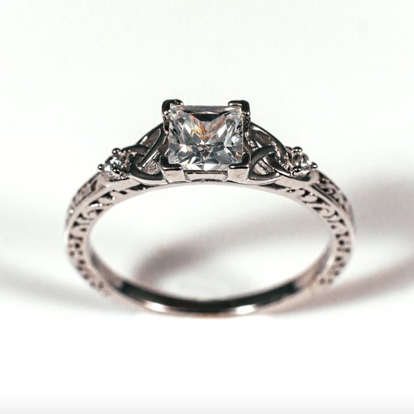 Vintage Sterling Silver Princess Cut Sterling Silver Cubic Zirconia Ring… - Picture 1 of 3